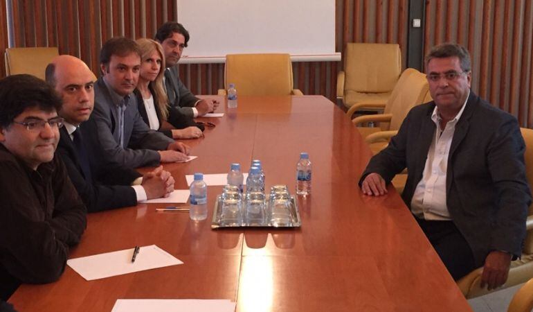 Enrique Ortiz, en su primera reunión con el equipo de gobierno de Alicante