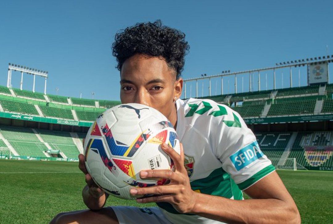 Johan Mojica, durante su presentación.