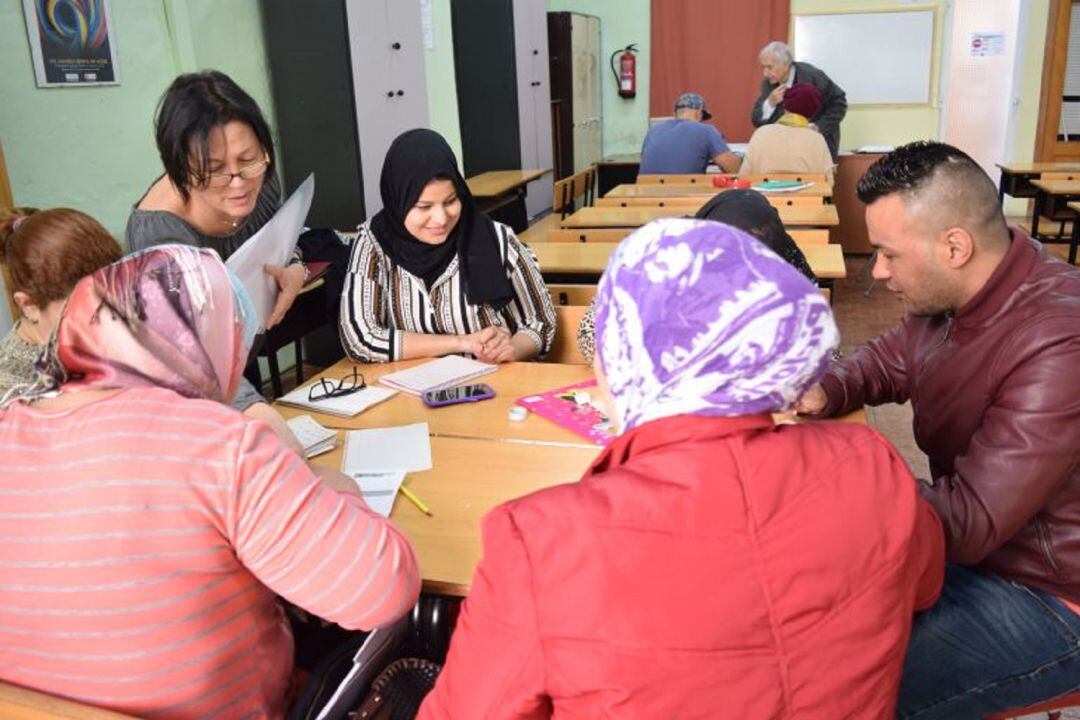 Migrantes en talleres de Elche Acoge