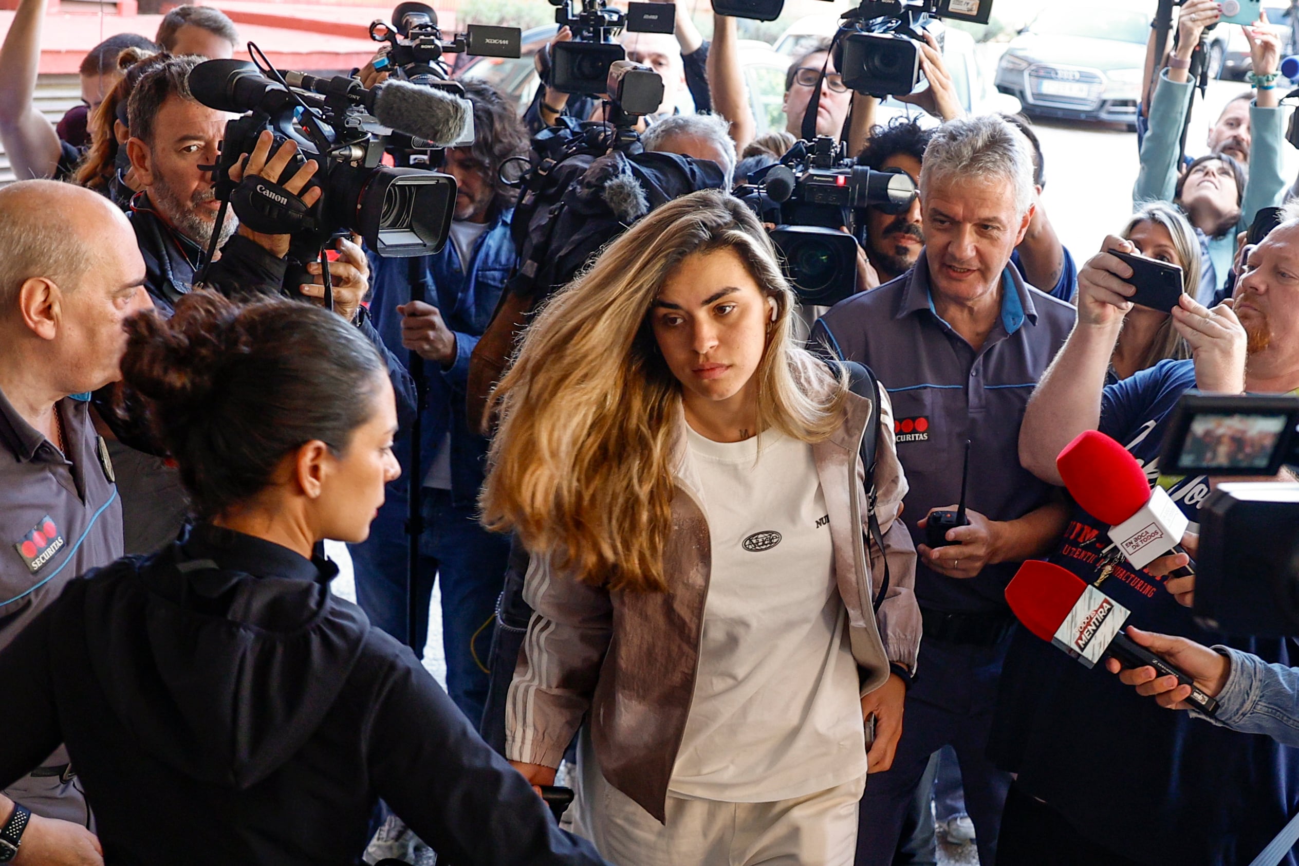 Misa Rodríguez, a su llegada al Hotel Tryp Alameda Aeropuerto.