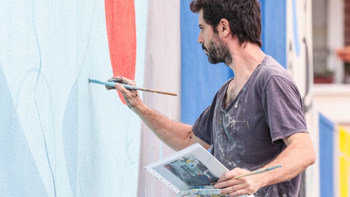 Alejandro Martínez, artista de Elda, impartirá un taller de pintura al aire libre en el Jardín de la Música