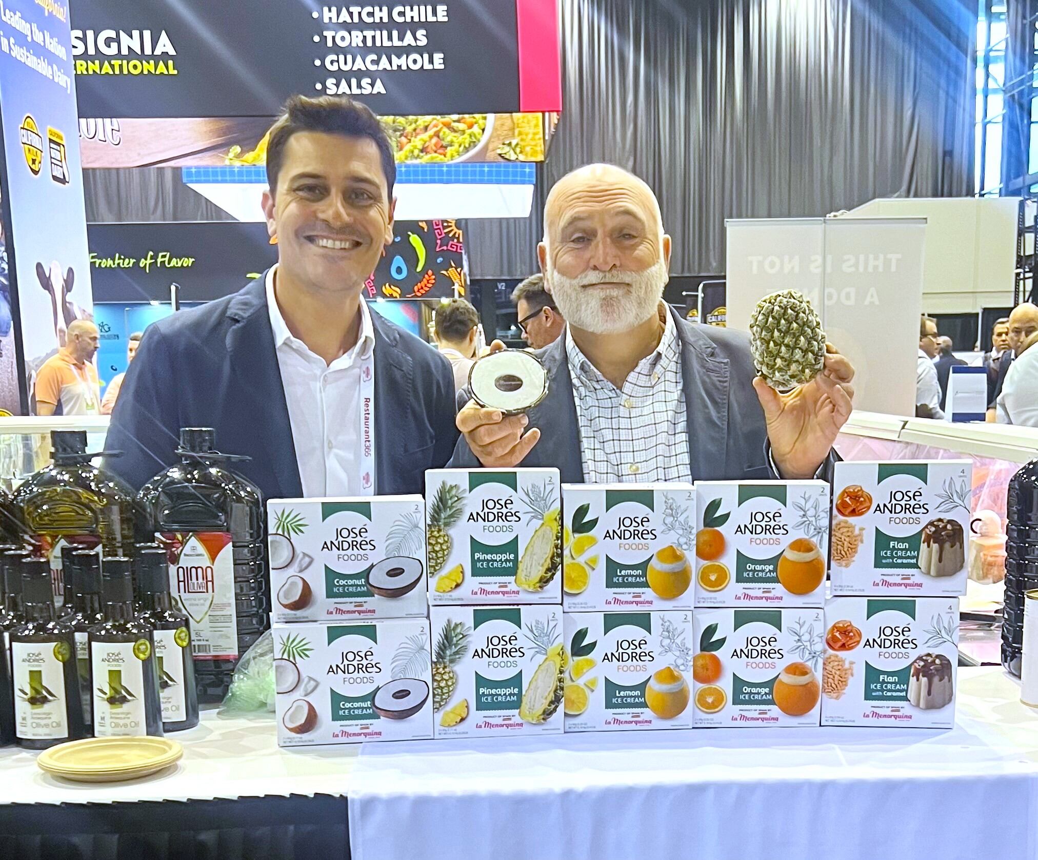 José Andrés amb els gelats de La Menorquina