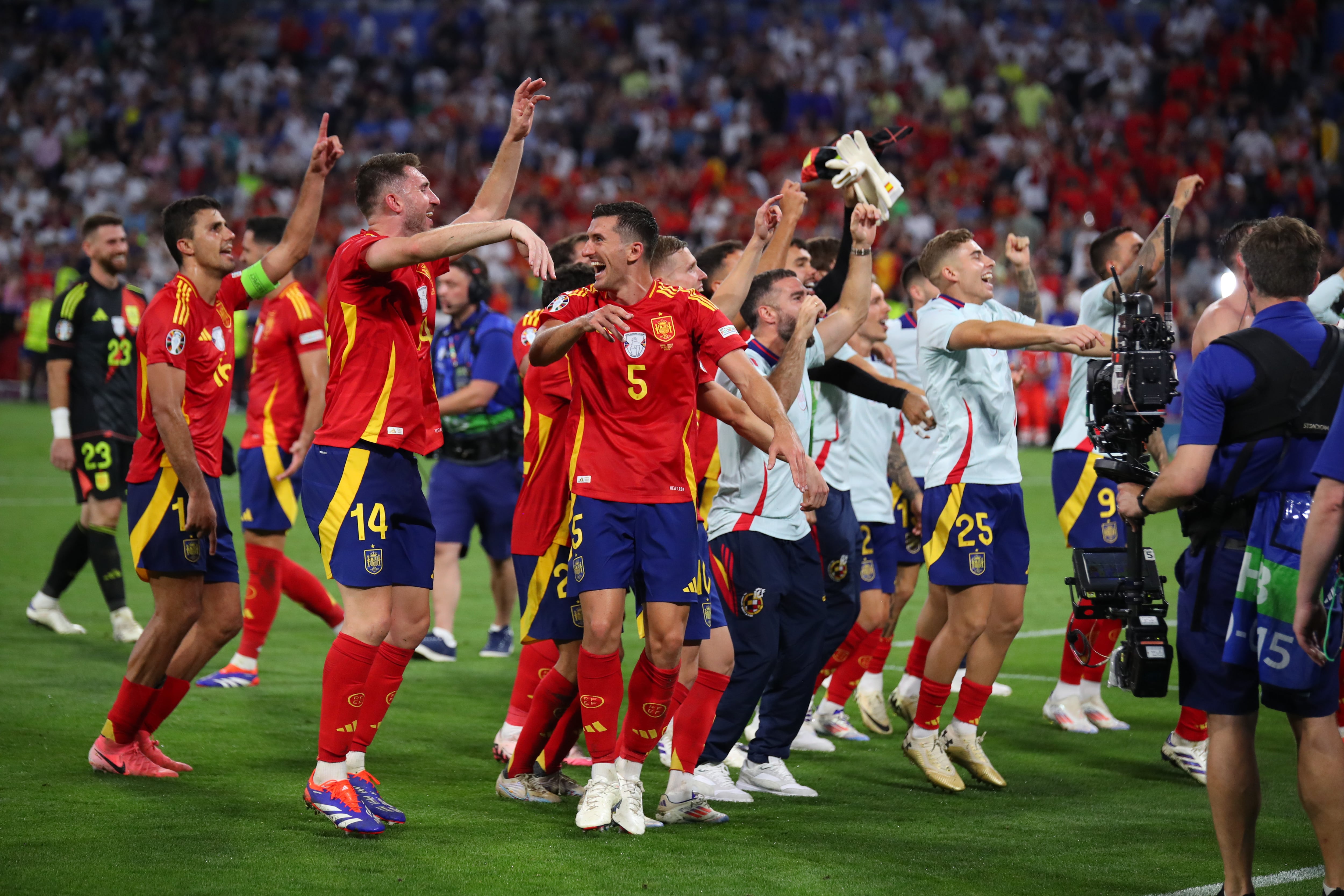 Los jugadores de España celebran el pase a la final de la Eurocopa 2024