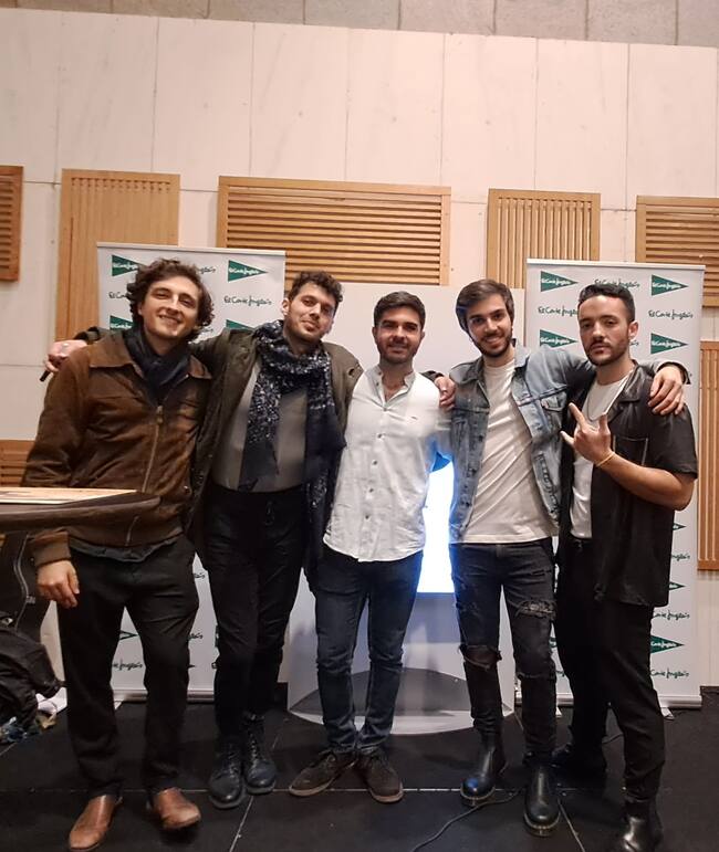 Firma de discos Arde Bogotá en Cartagena