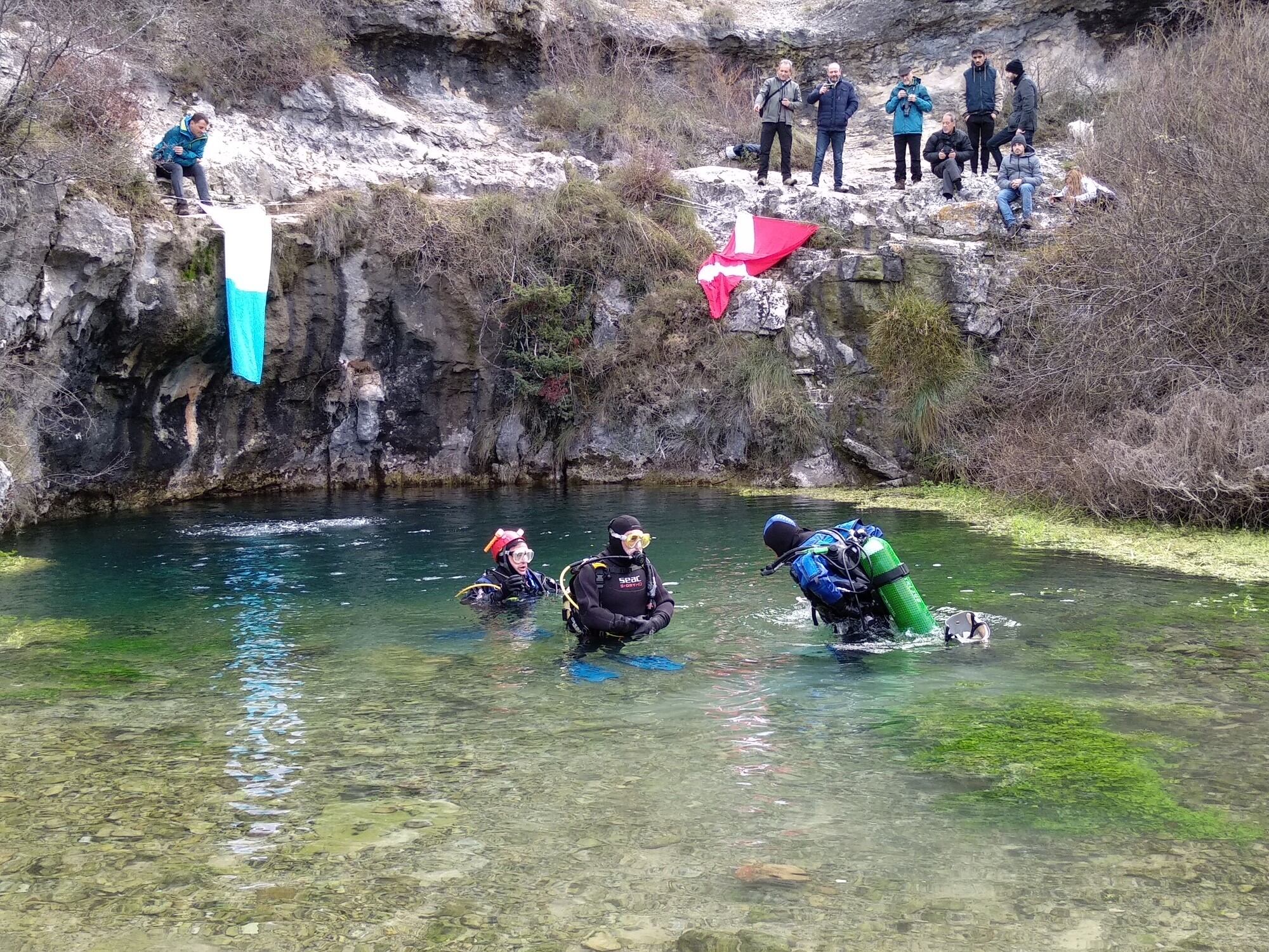 Imagen de archivo de la Bajada del Belén al Pozo Azul por el Delfín Club Burgos