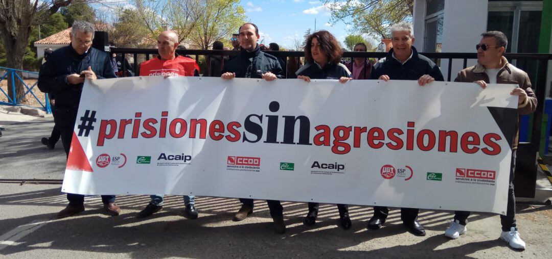 Concentración a las puerta del penal de Manzanares, Herrera de la Mancha, ante la agresión de uno de sus compañeros en la cárcel de Soto del Real 