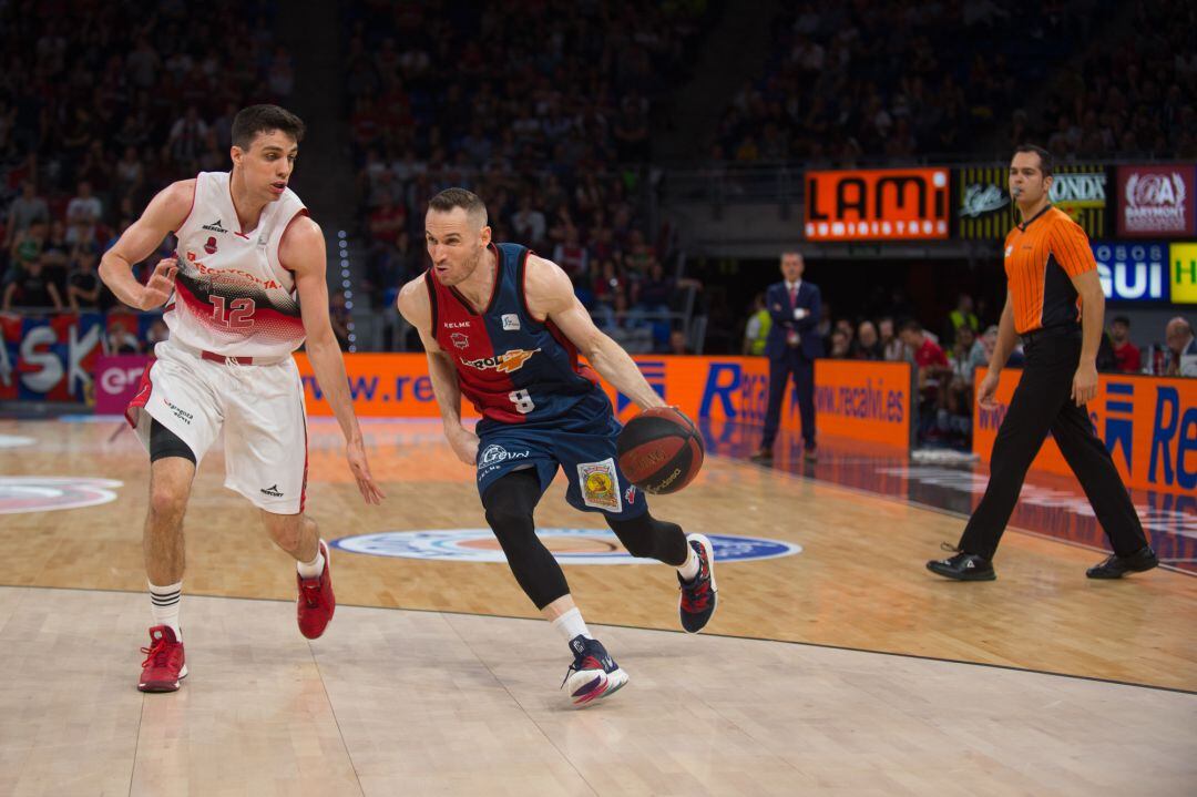 Alocén y Huertas en el primer partido de la serie.