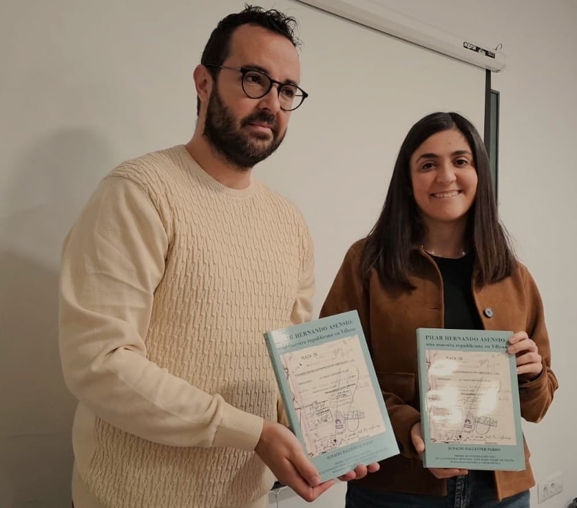 El autor del libro, con la concejala Alba Laserna