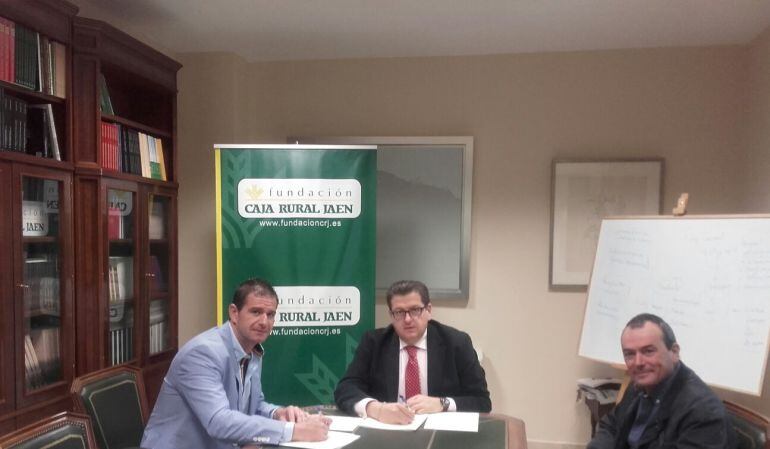 Momento de la firma del convenio de colaboración