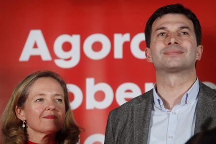 El secretario general del PSdeG, Gonzalo Caballero y la ministra de Economía, Nadia Calviño, participan en inicio de campaña del PSOE en A Coruña.