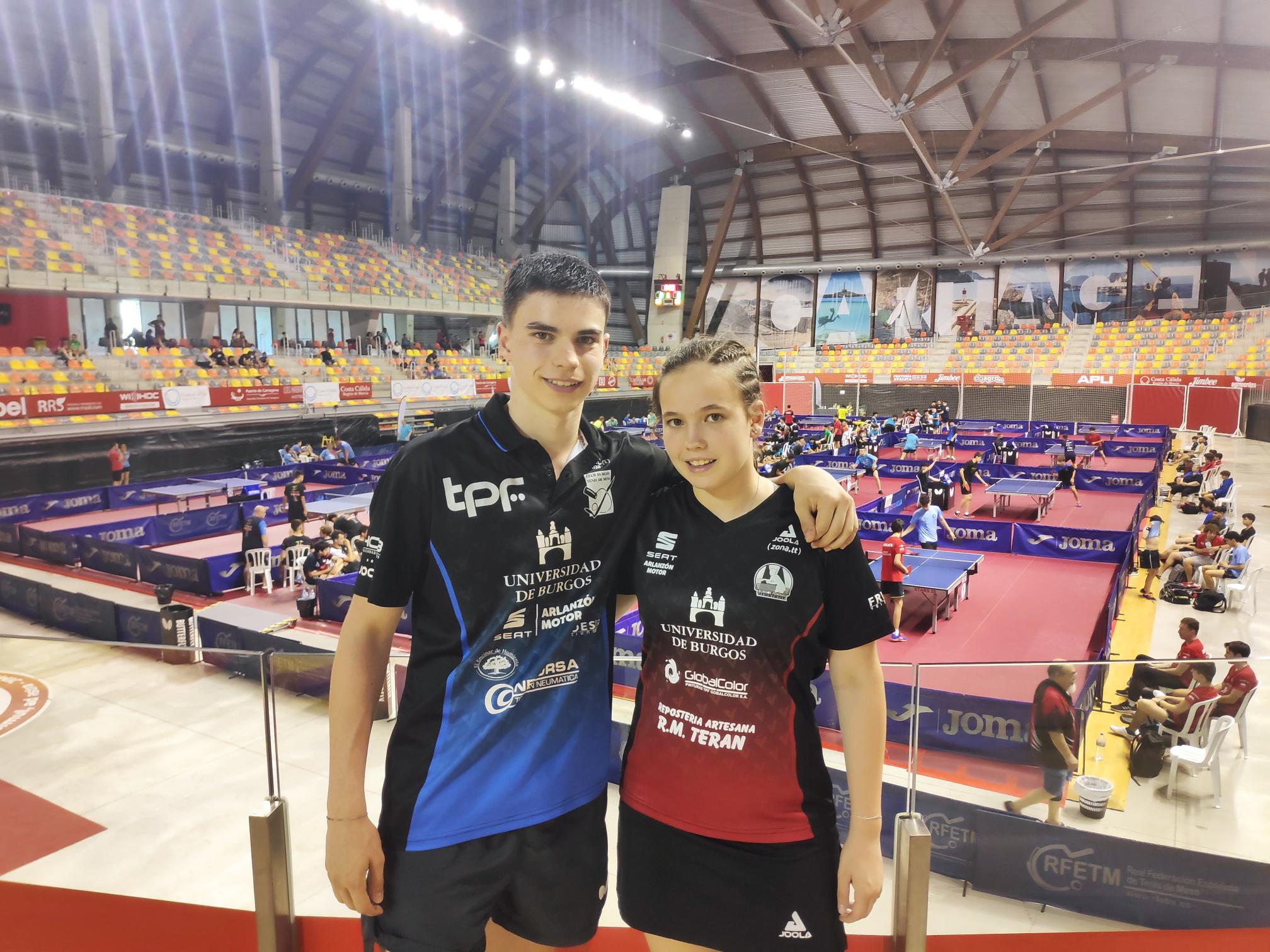 Daniel y María Berzosa en el pabellón de Belgrado que acoge el Campeonato de Europa. / Foto: Deleg. Burgalesa TM