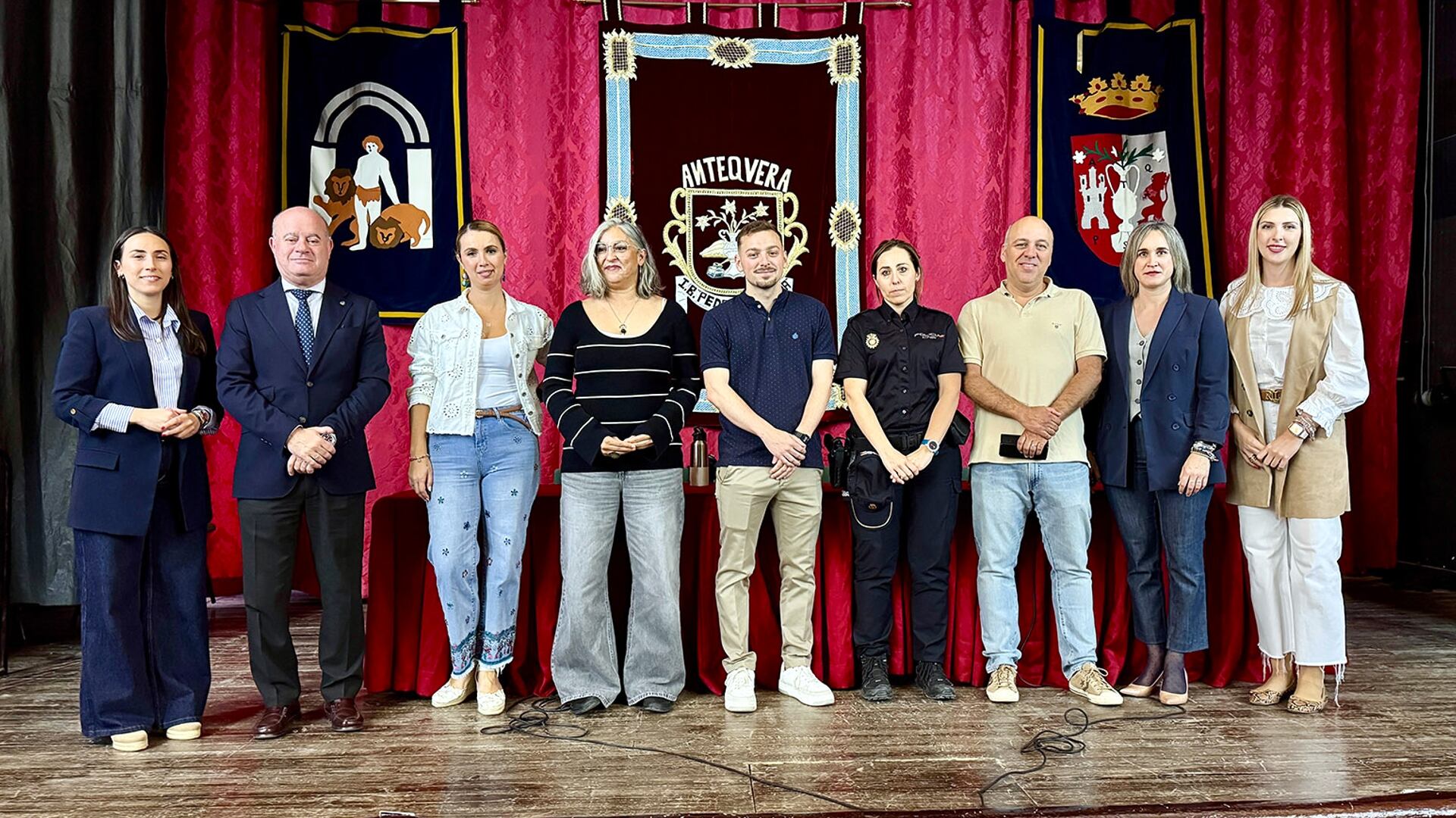 Mesa redonda sobre empleo juvenil en Antequera