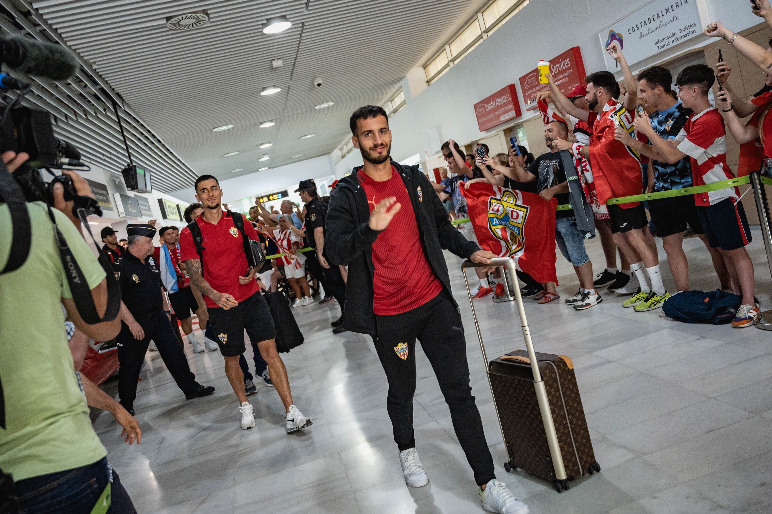 Lazo este lunes en el aeropuerto de Almería.