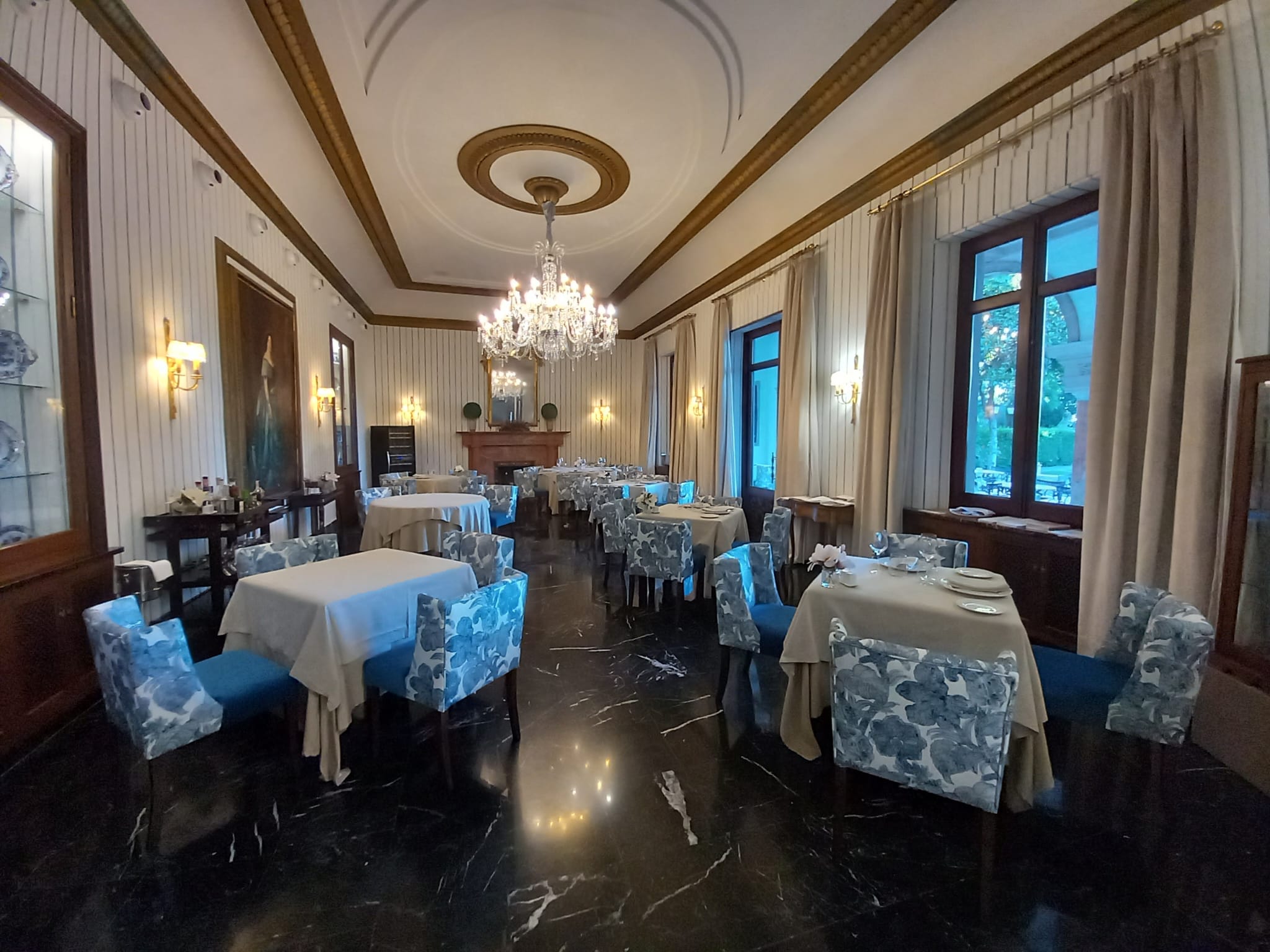 Comedor del restaurante "Los doce caños", en el Hotel Palacio Duques de Medinaceli
