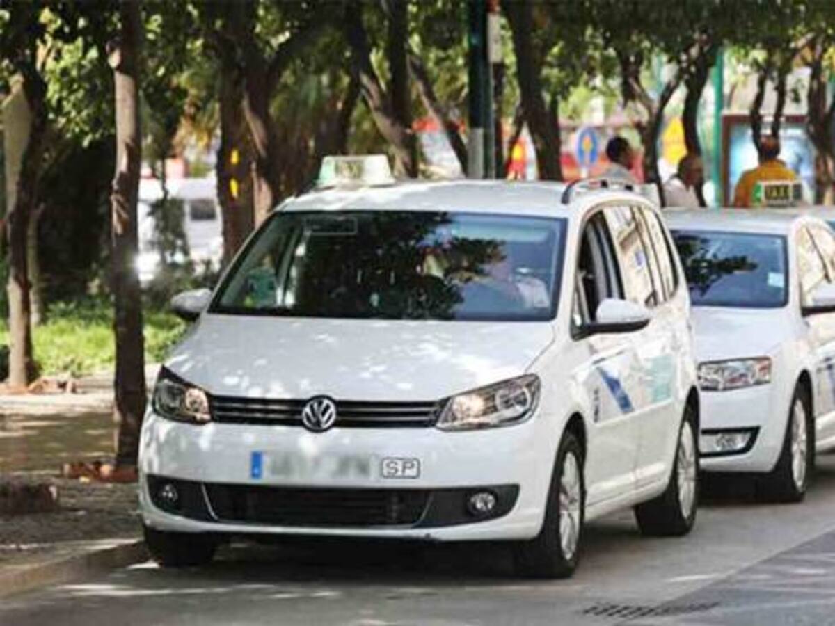 El Consell aposta per unificar el servei de taxi