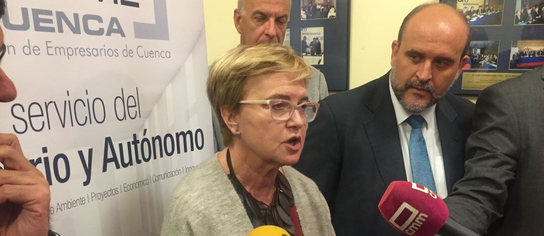 Isaura Leal, antes de reunirse en Cuenca con los empresarios y la Junta