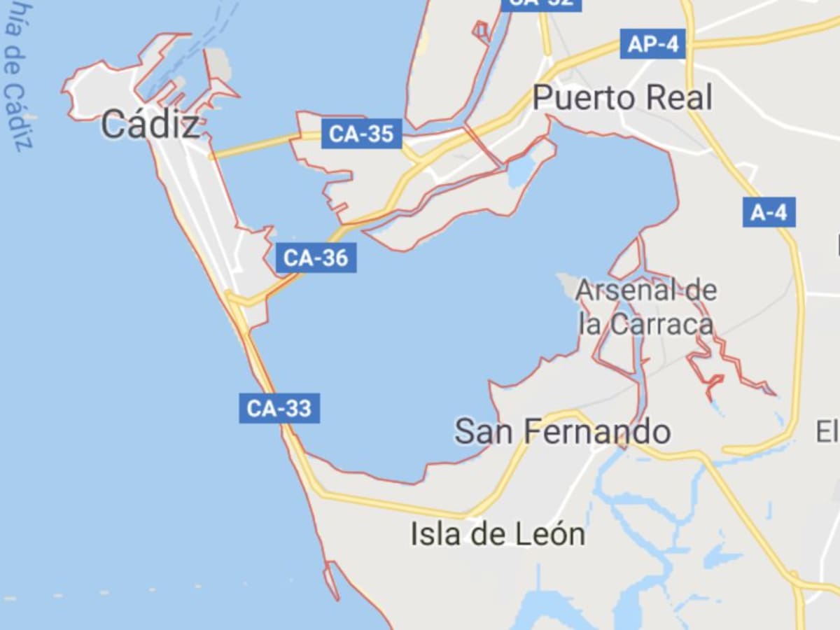 Un incendio en la cuneta de la N-IVorigina retenciones en las inmediaciones de Puerto Real