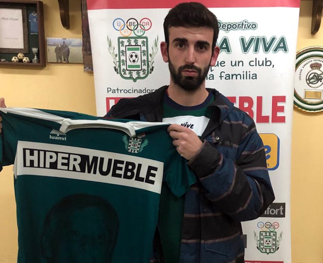 Samu Alameda con la camiseta del Úbeda