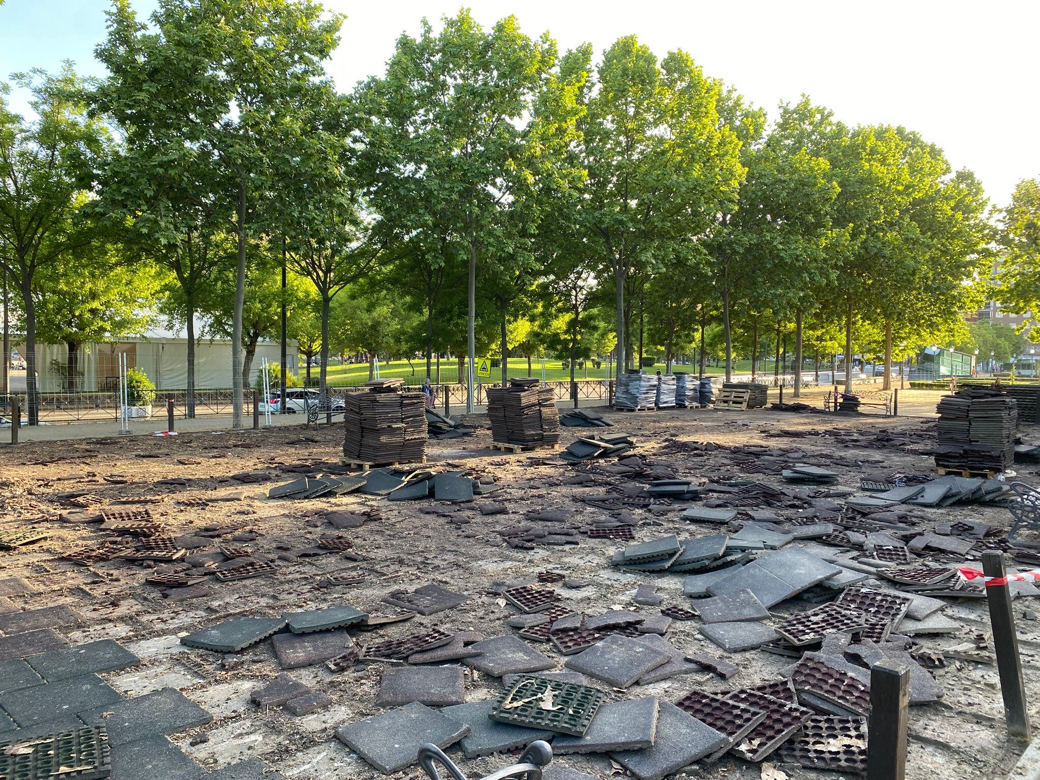 Comienzan las obras de renovación del parque infantil de los Jardines del Prado, en Talavera