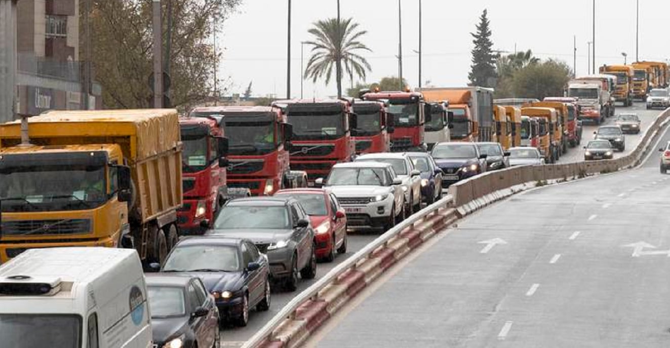 Carretera colapsada por la huelga de transportistas