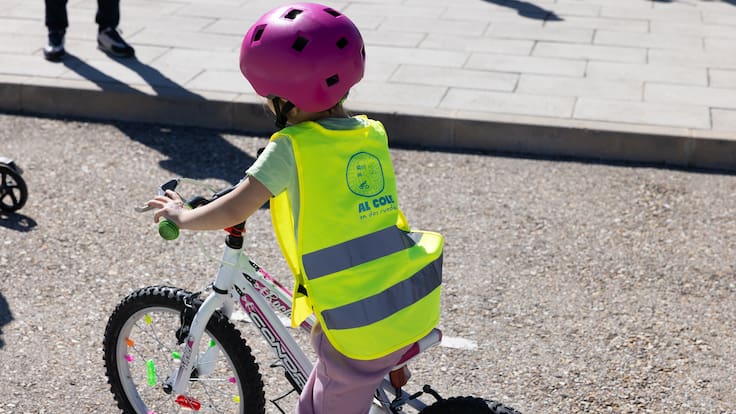Mar Sánchez, concejala de Movilidad de Tres Cantos, nos habla de que el Ayuntamiento lanza el programa ‘Al cole en dos ruedas’ para impulsar la movilidad sostenible en los entornos escolares