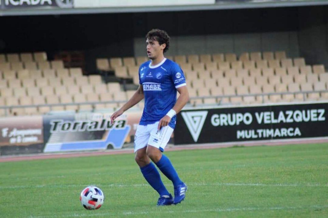 Junior Tombini durante un partido en Chapín
