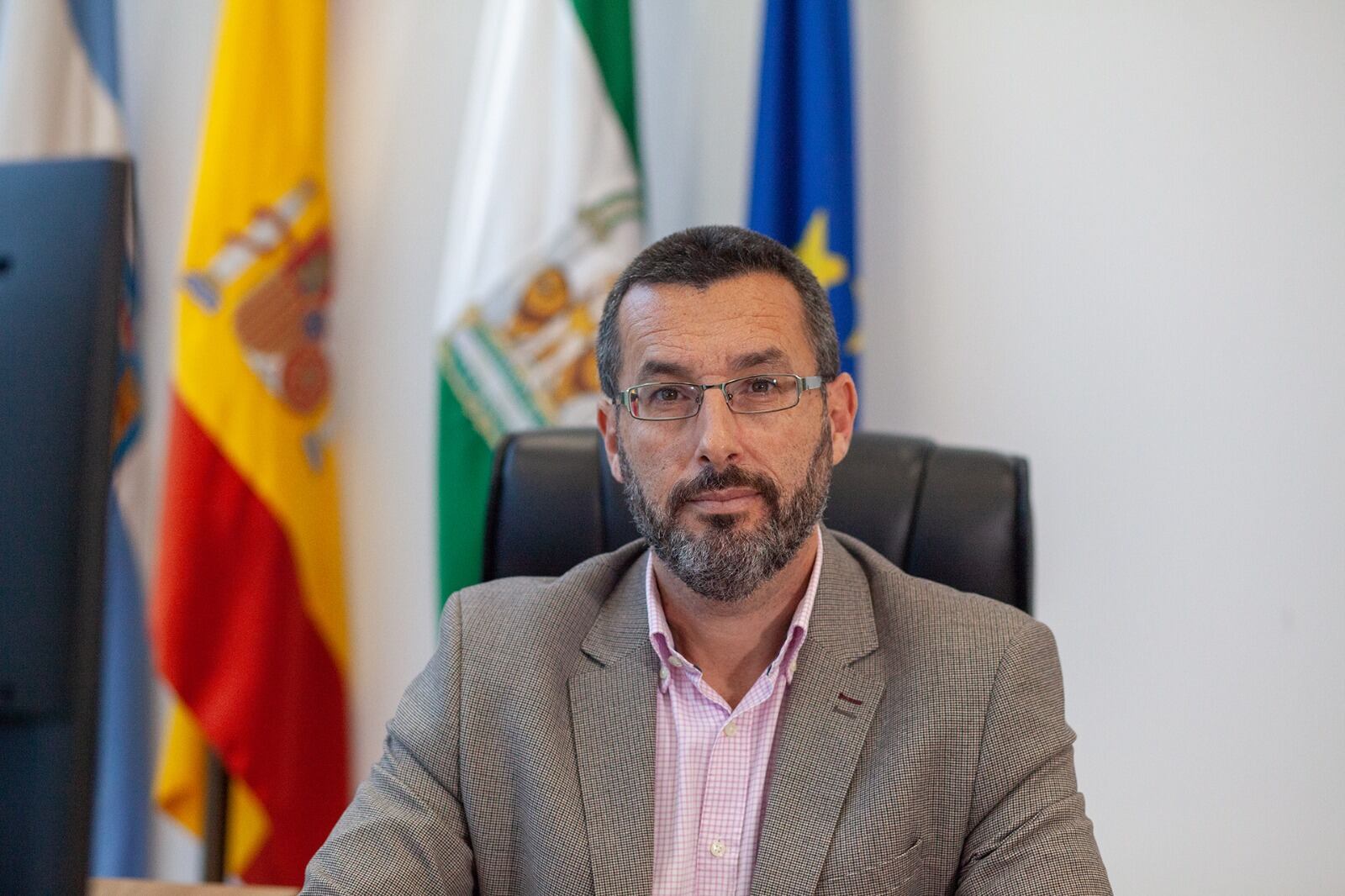 Juan Franco, en su despacho del Ayuntamiento de La Línea.