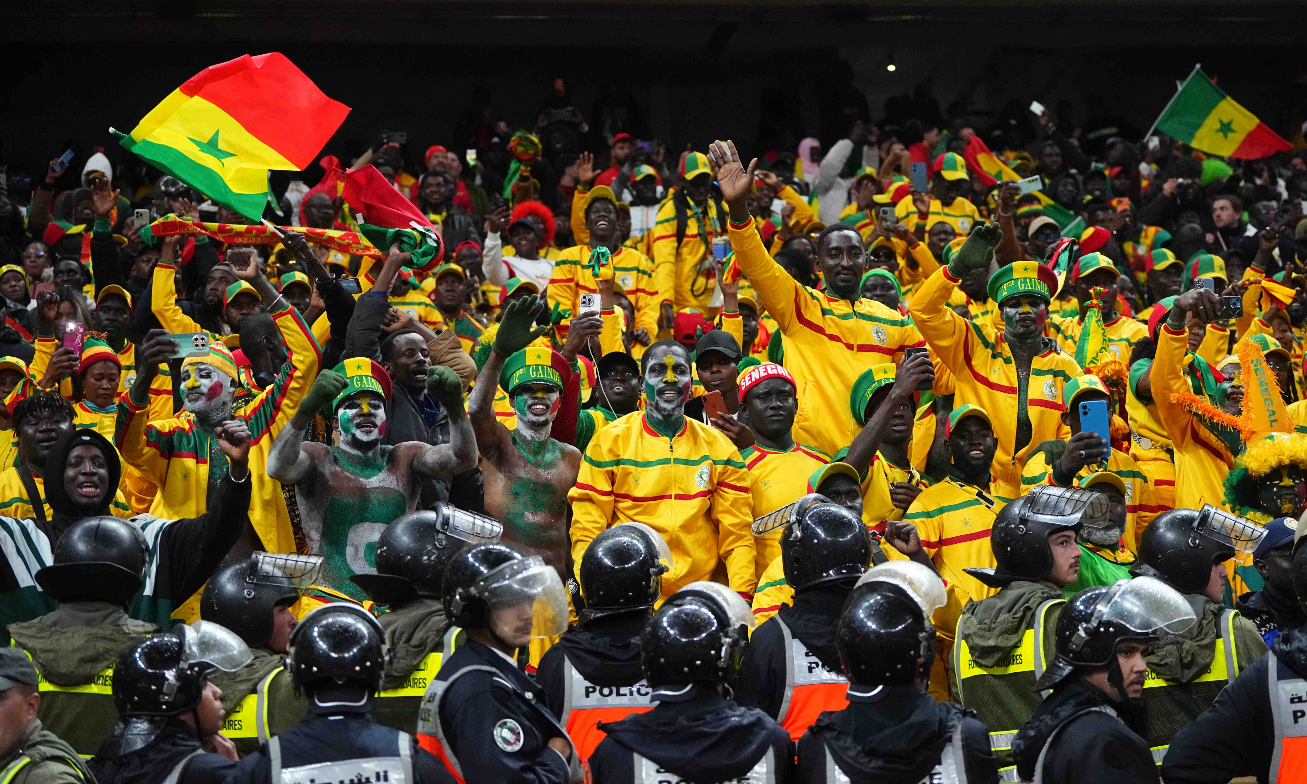 Aficionados de Senegal durante la final contra Marruecos en la Copa África