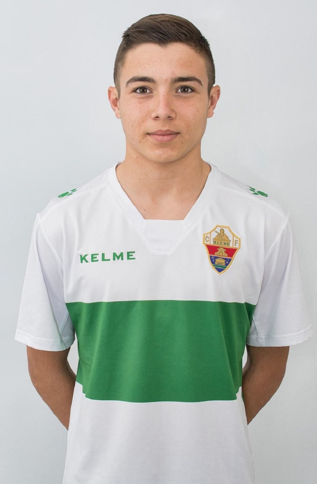 Javi Navarro con la camiseta del Elche Cadete A