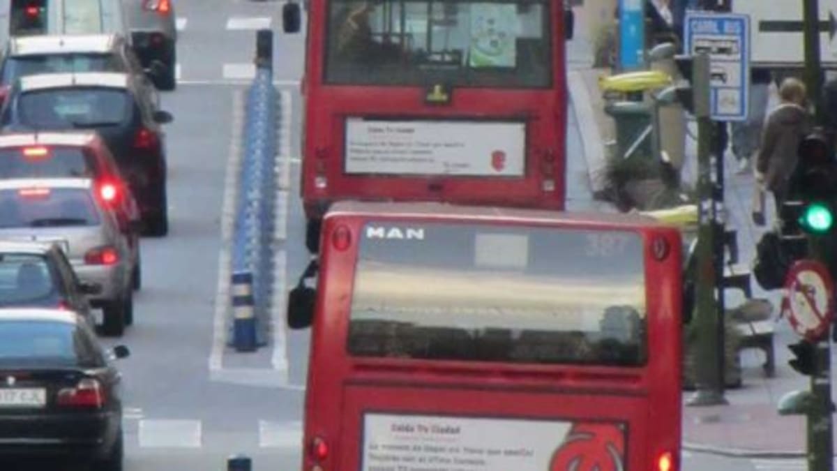 La Compañía de Tranvías pide el carril bus para mejorar la entrada de buses interurbanos