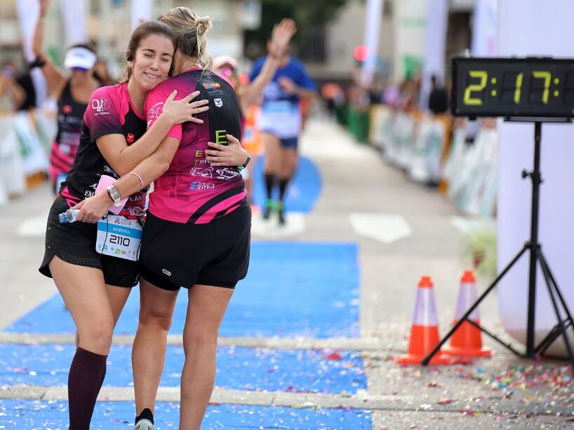 En la meta de la Media Maratón de Elche