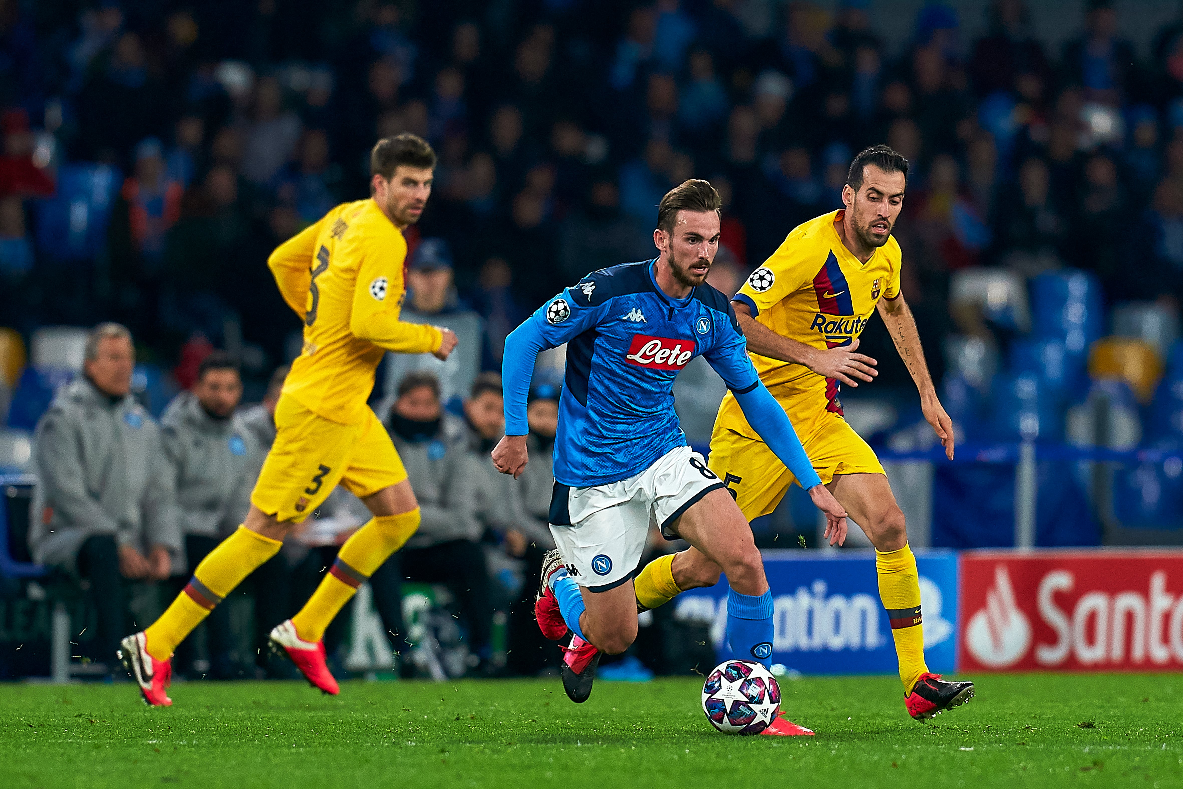 Fabián Ruiz se zafa de Busquets y Piqué en un Barça - Napolés