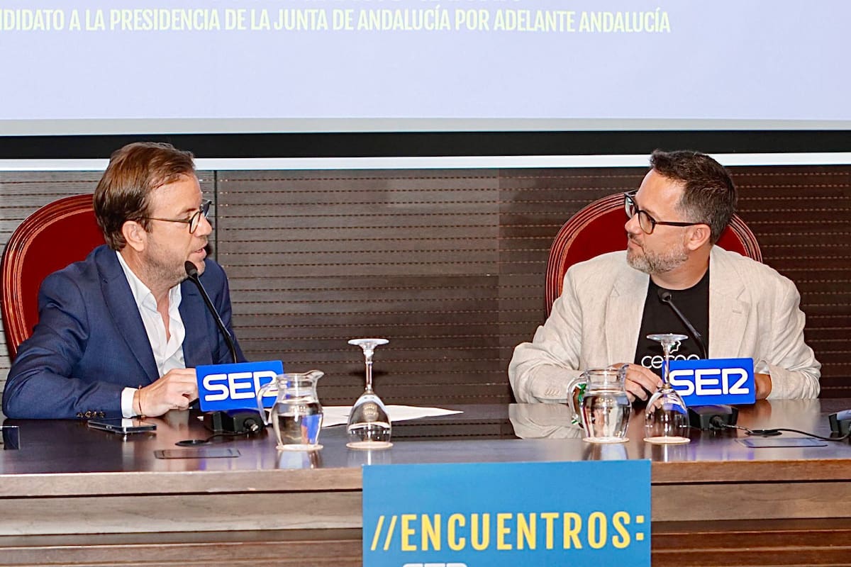 El salón de actos de la Cámara de Comercio de Sevilla ha acogido el Encuentro SER protagonizado por el candidato de Adelante Andalucía a la presidencia de la Junta, José Ignacio García