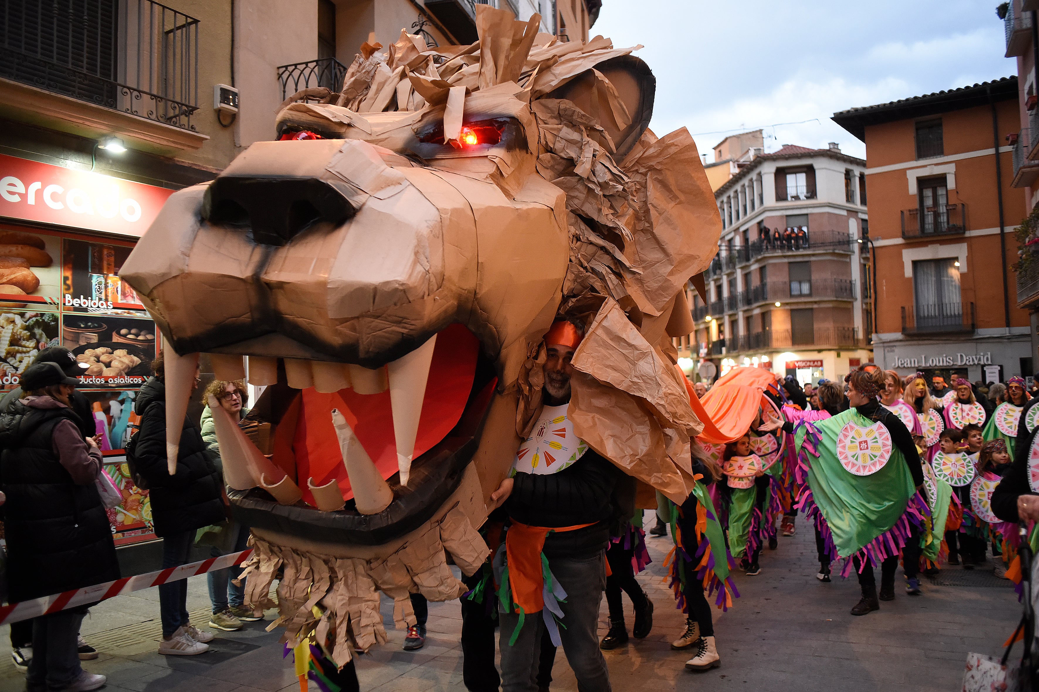 Cabalgata de Carnaval en Huesca 2025