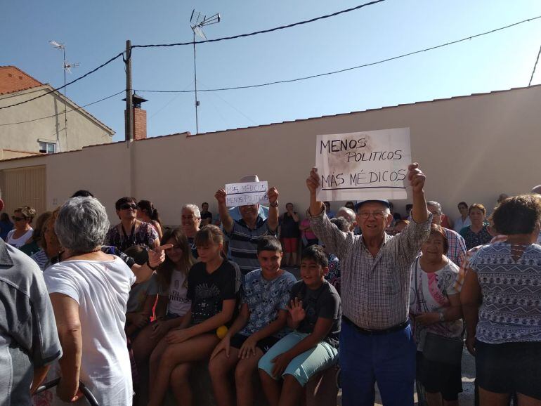 Protesta vecinal en Santa Cristina de la Polvorosa