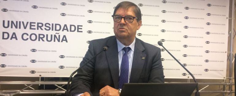 Julio Abalde, rector