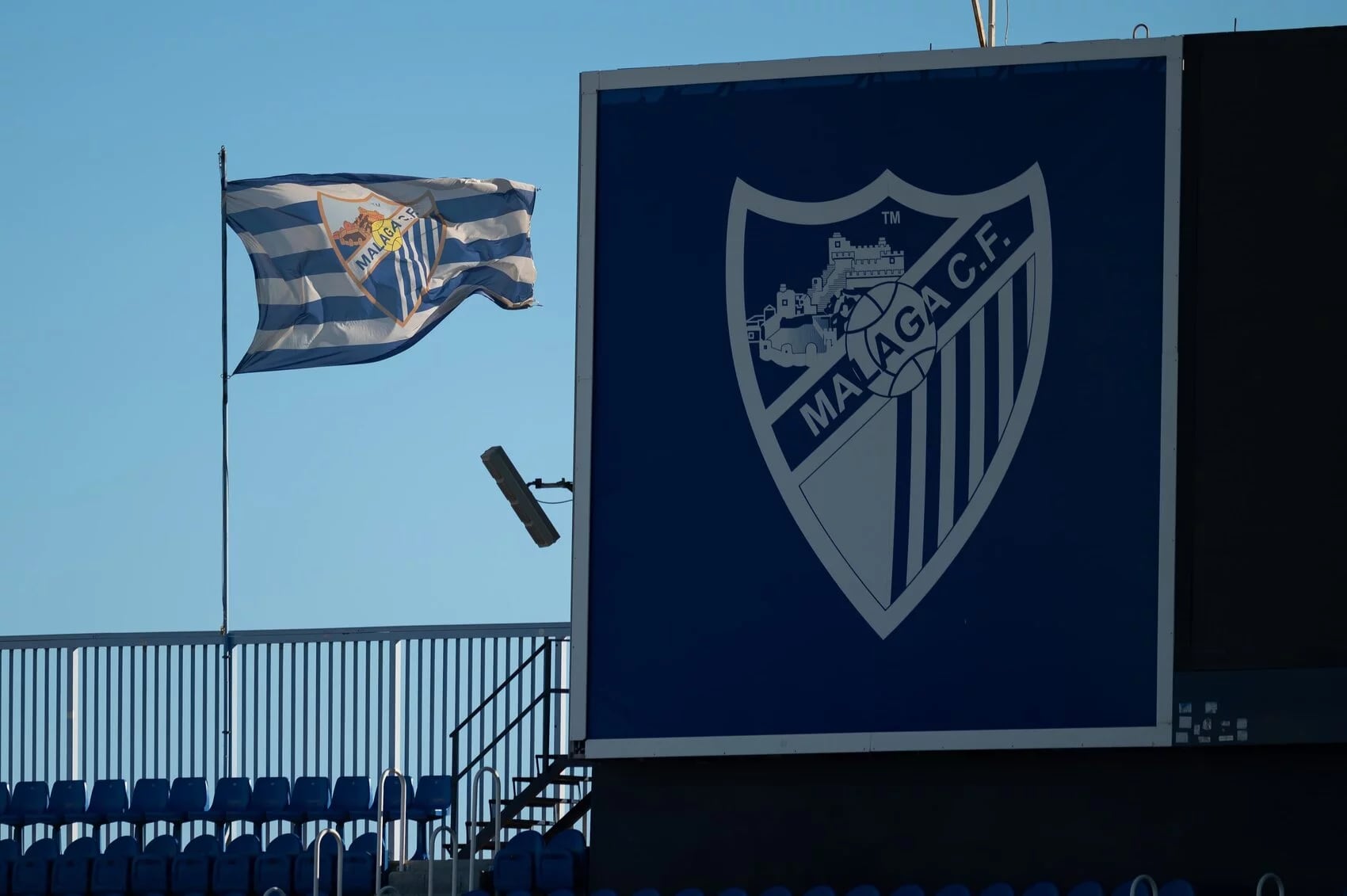 El Málaga emitió un comunicado condenando los incidentes ocurridos en el partido de la pasada jornada contra el Almería en el Almería Stadium