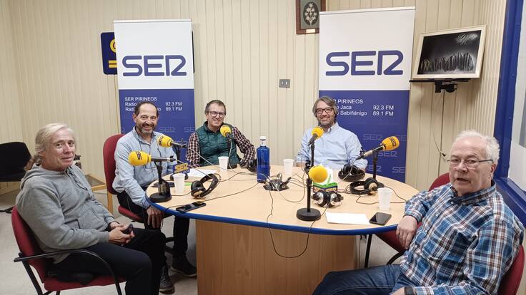 Representantes de los clubes deportivos analizan en la tertulia de SER Pirineos su papel en la sociedad