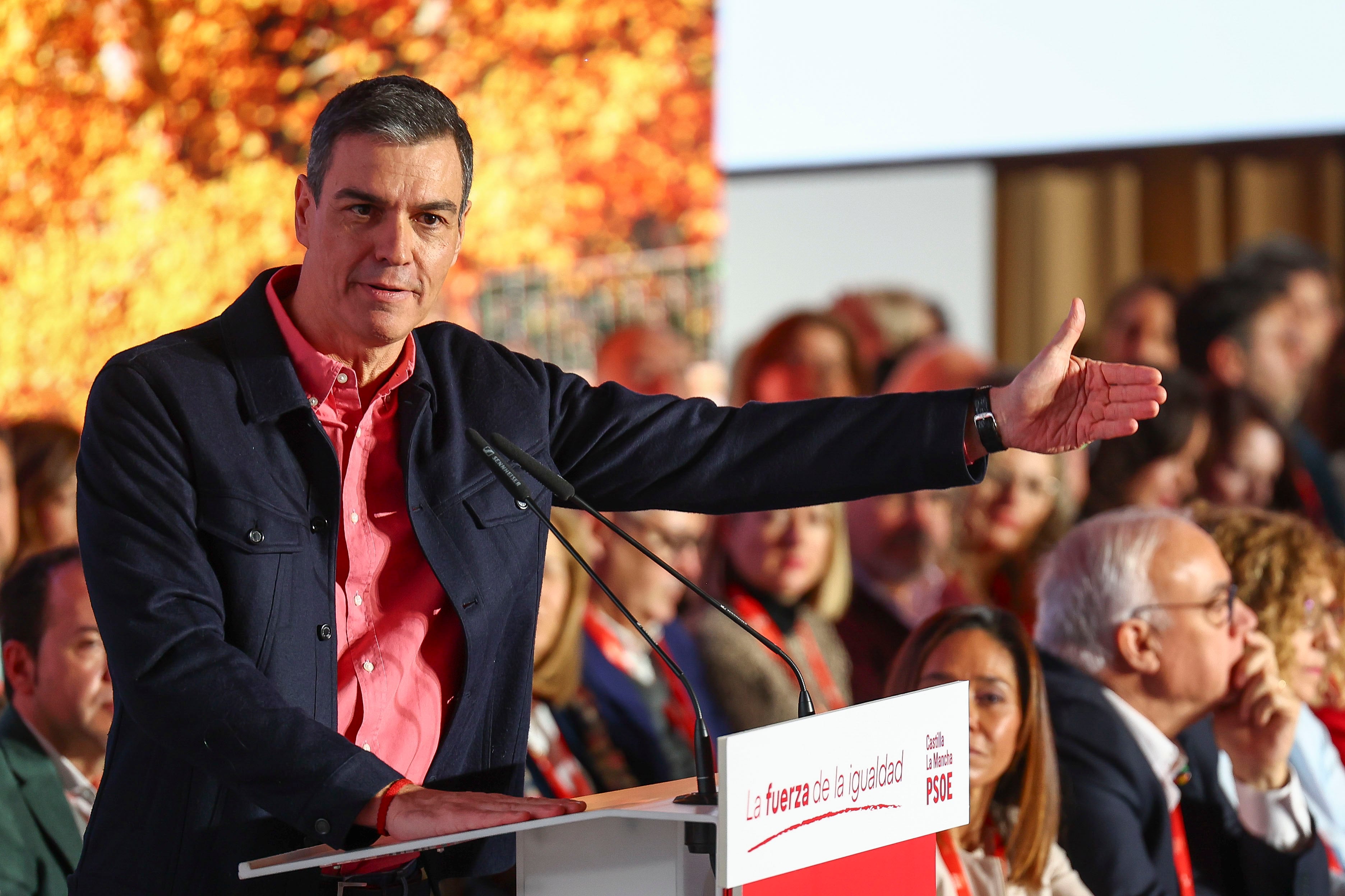 El presidente del Gobierno y secretario general del PSOE, Pedro Sánchez, pronuncia un discurso durante la primera jornada del XIII congreso regional del PSOE de Castilla-La Mancha.