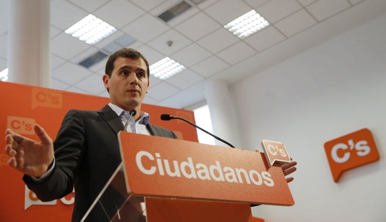 El presidente de Ciudadanos, Albert Rivera, durante la rueda de prensa que ha ofrecido hoy tras la reunión de la Ejecutiva nacional del partido