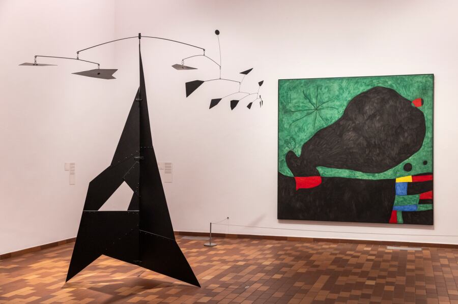 Salas de la exposición 'Miró y los Estados Unidos' en la Fundació Joan Miró