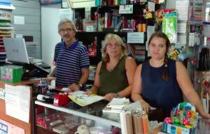 Propietarios de la librería El Atelier