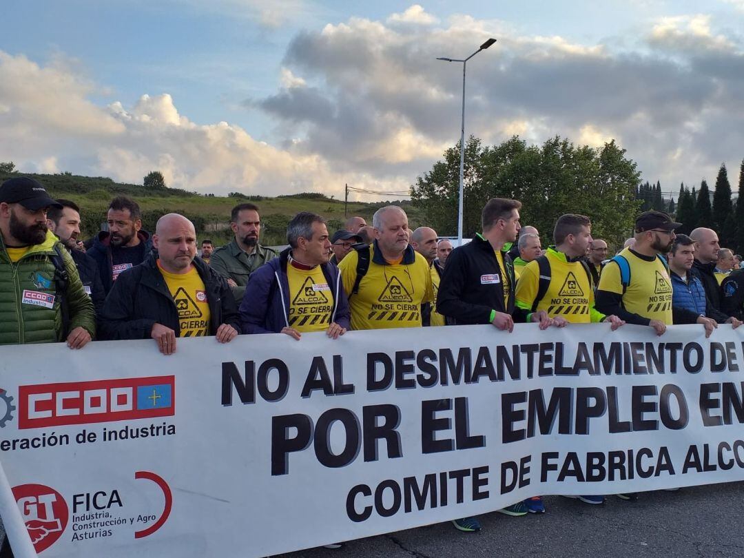 Inicio de la marcha a pie desde la factoría San Balandrán