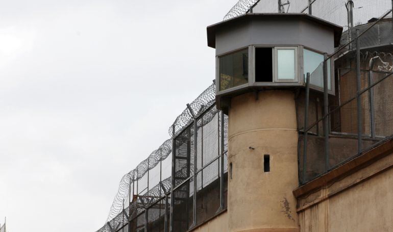 Imatge d'arxiu d'una de les torres de vigilància de la presó Model de Barcelona
