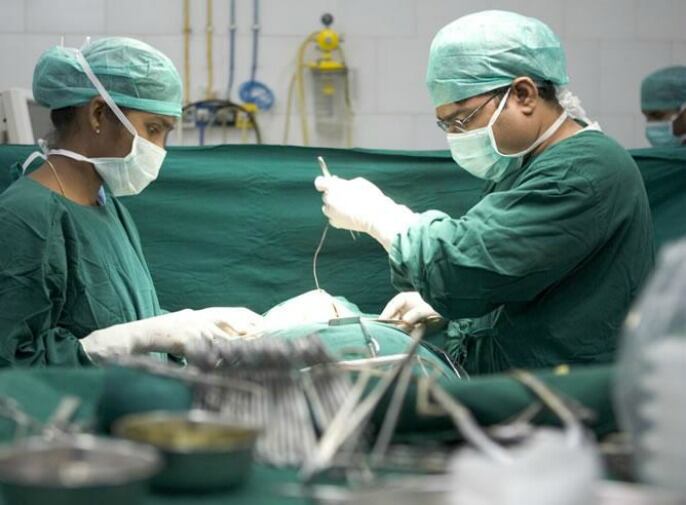 Imagen de un quirófano durante una intervención.