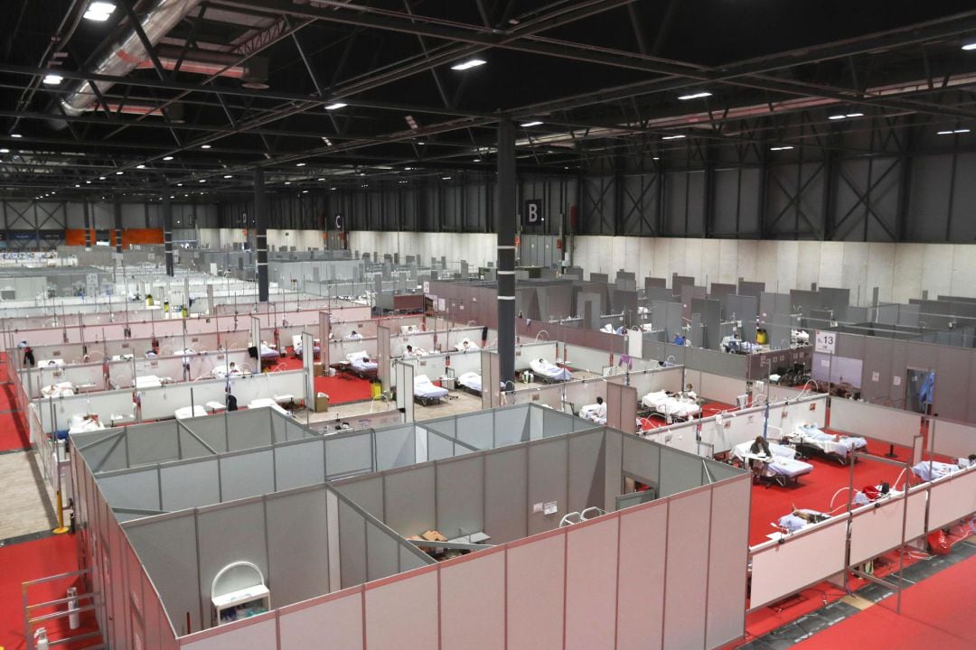 Vista general hoy sábado del hospital de campaña instalado en el pabellón 9 de Ifema, Madrid, para enfermos con coronavirus.