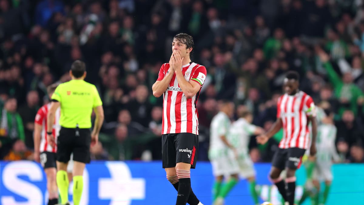 El Athletic condena los insultos xenófobos y racistas que recibieron sus jugadores en el Benito Villamarín