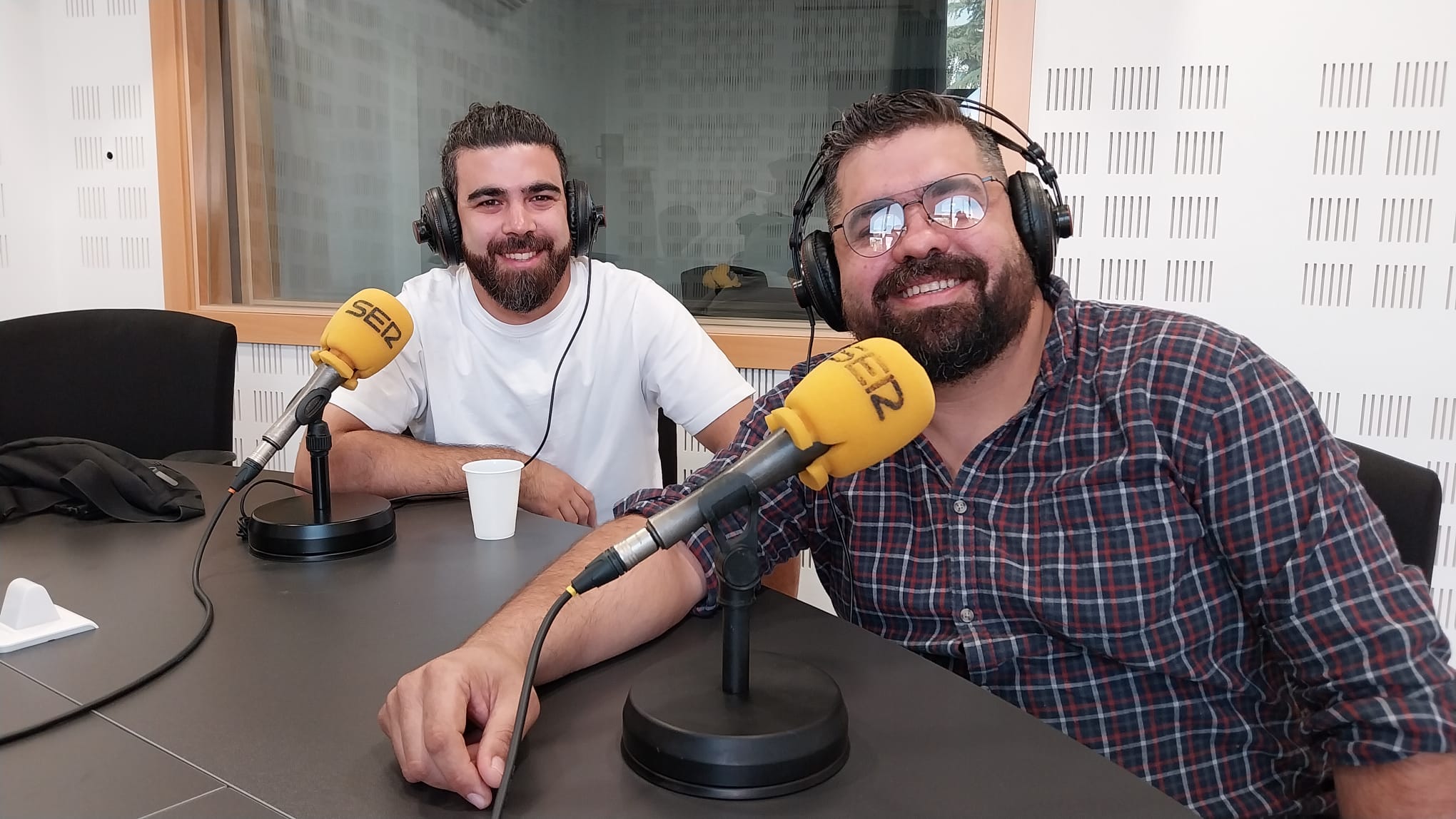 David Martínez, de restaurante Chifan, (i) junto a Luis Noriega, de Yangoos; ambos de Valdemoro.