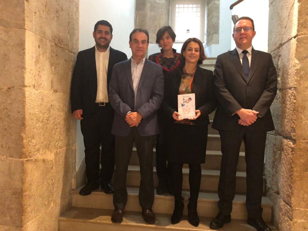 Presentación del Congreso del Bienestar, con la alcaldesa de Teruel, Emma Buj, el director regional de la Cadena SER Aragón, Chema Tejerina, la directora de SER Teruel, Silvia Lacárcel, el diputado delegado de Turismo de la DPT, Diego Piñeiro, y el director provincial de la Fundación Ibercaja, Jesús Beamonte