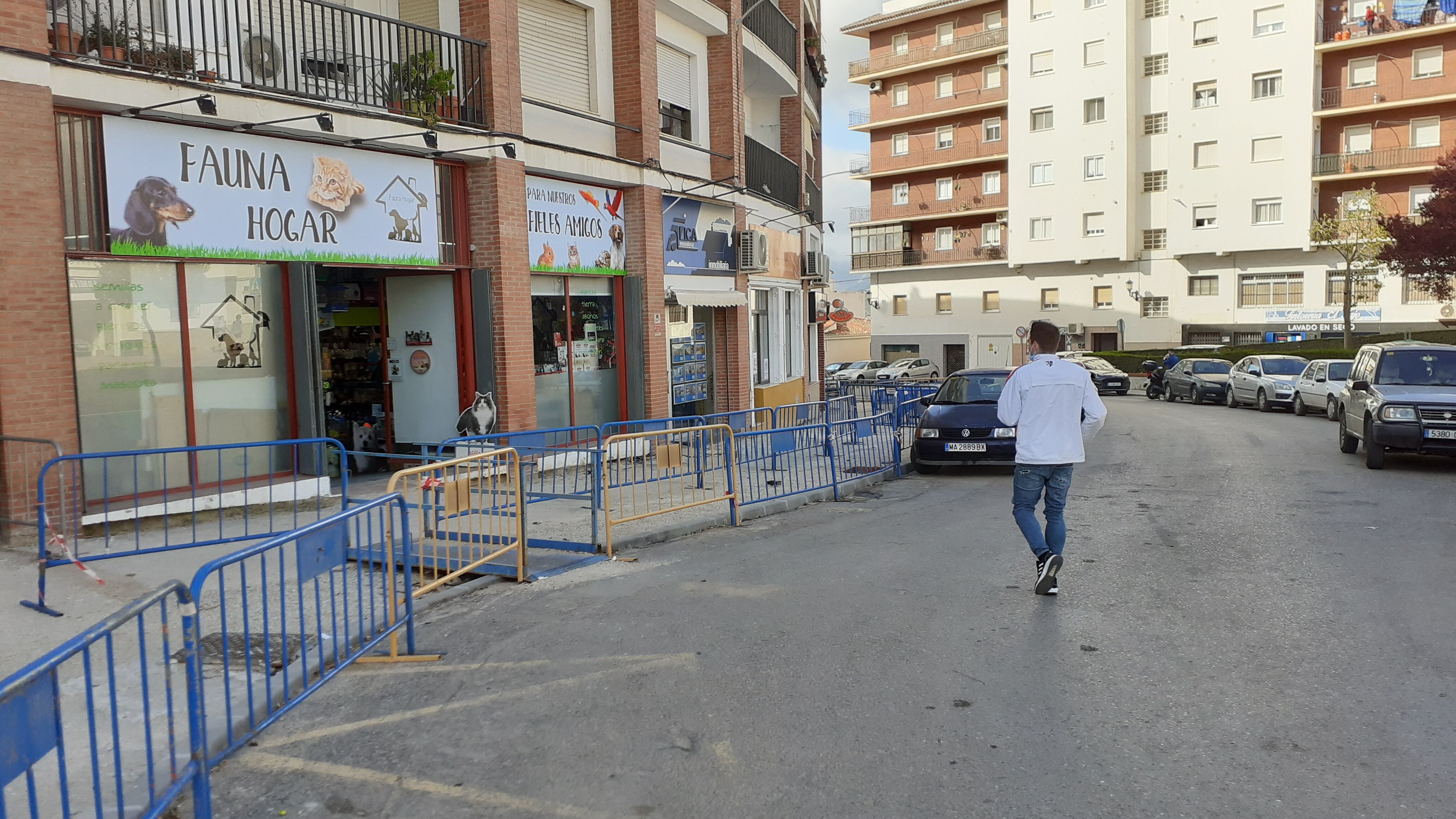 Obras en la parte exterior del 'Edificio Redondo' en avenida de Málaga de Ronda